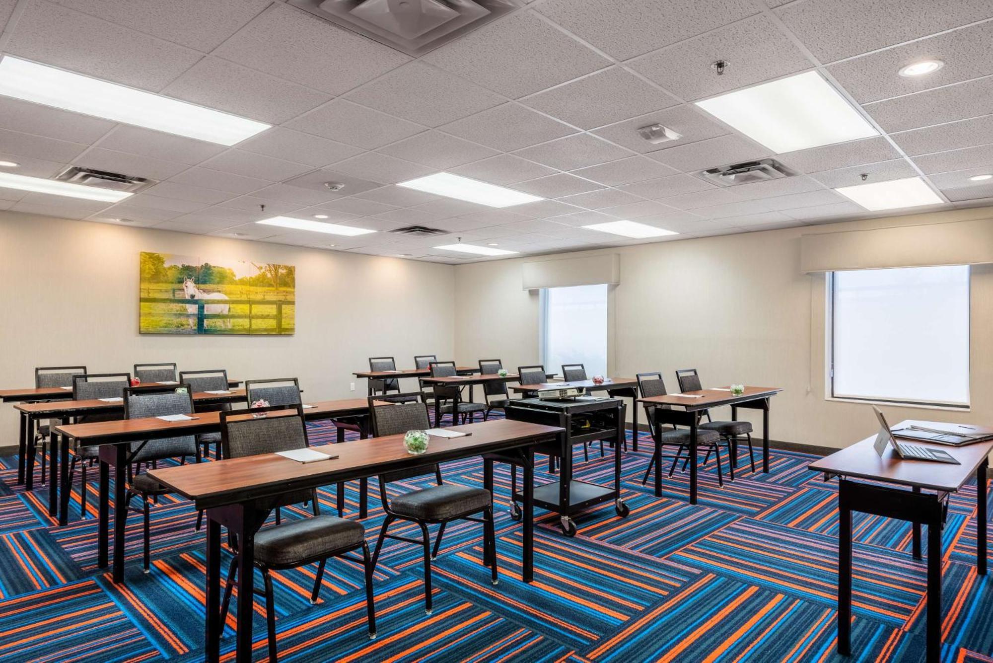 Hampton Inn & Suites Хопкинсвилл Экстерьер фото