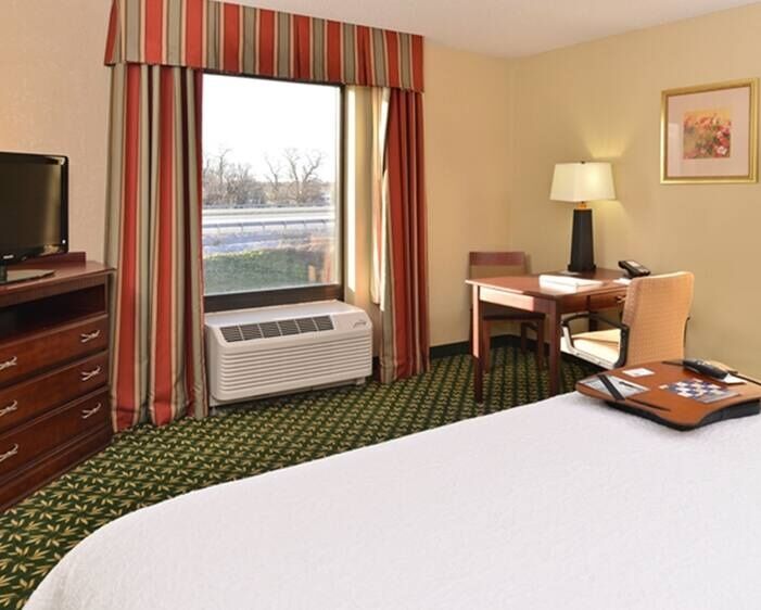 Hampton Inn & Suites Хопкинсвилл Экстерьер фото